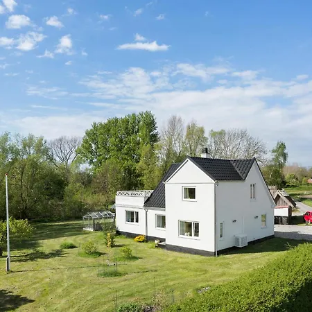 3 Bedroom Gorgeous In Lundby Stationsby